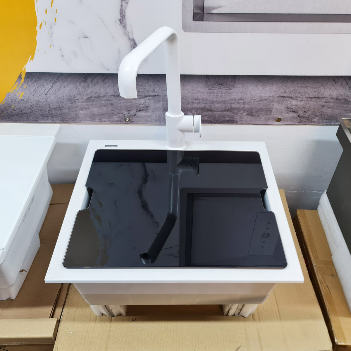 Chiuveta-Bucatarie-granit-CookingAid-Cube-5610-POLAR-WHITE-cu-capac-sticla-temperizata-neagra-invisible-sink-0