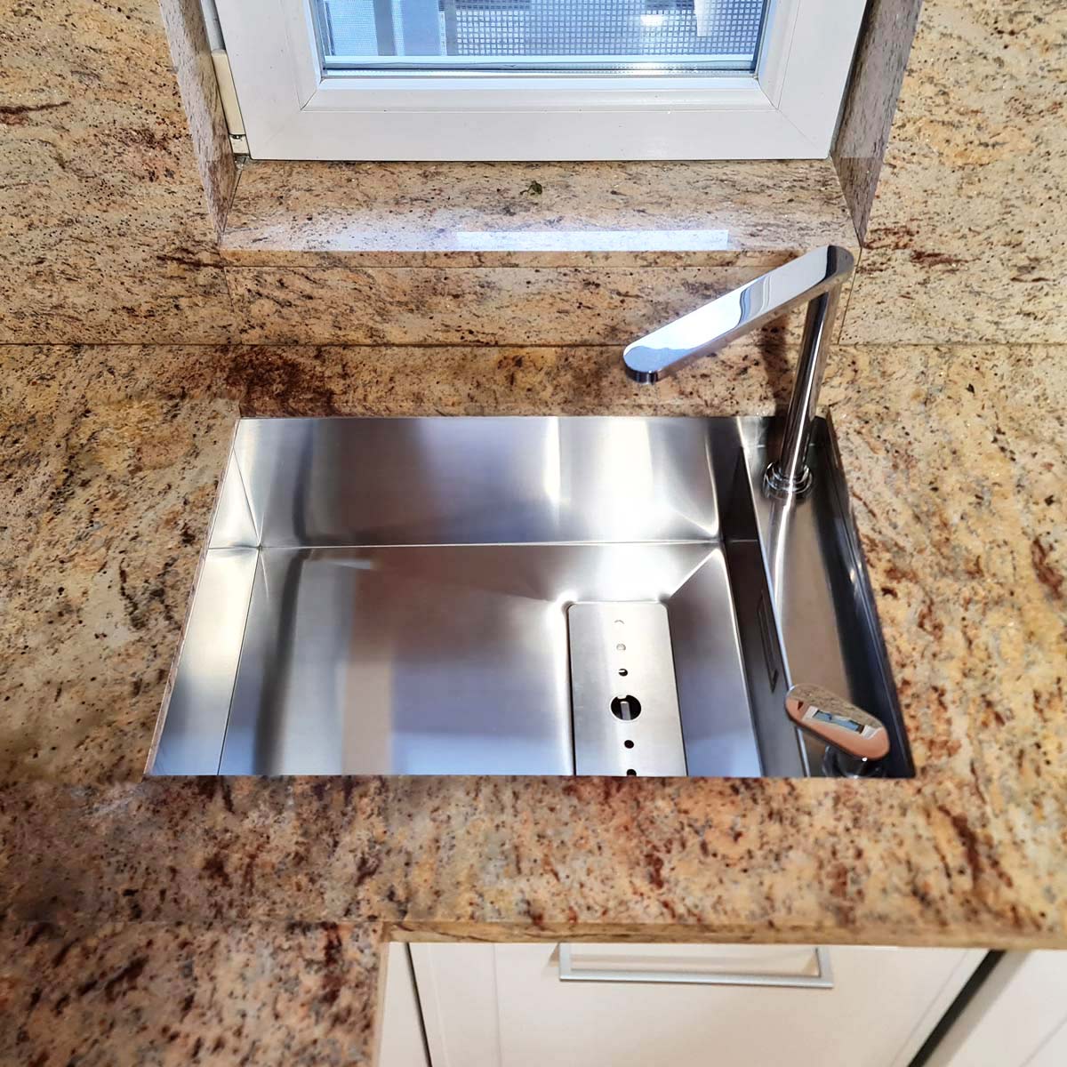 Chiuveta-Bucatarie-inox-montaj-sub-blat-CookingAid-Invisible-50R-15