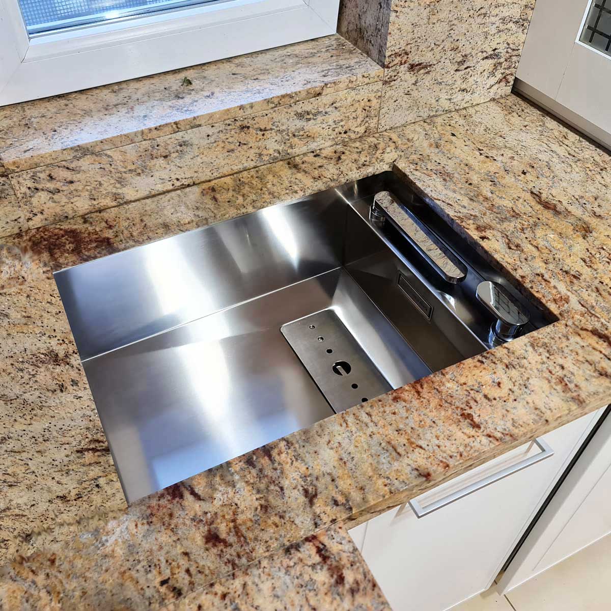Chiuveta-Bucatarie-inox-montaj-sub-blat-CookingAid-Invisible-50R-16
