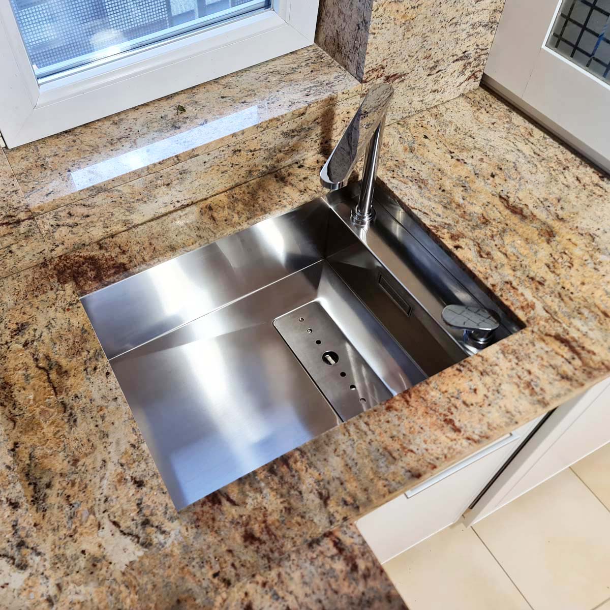 Chiuveta-Bucatarie-inox-montaj-sub-blat-CookingAid-Invisible-50R-18
