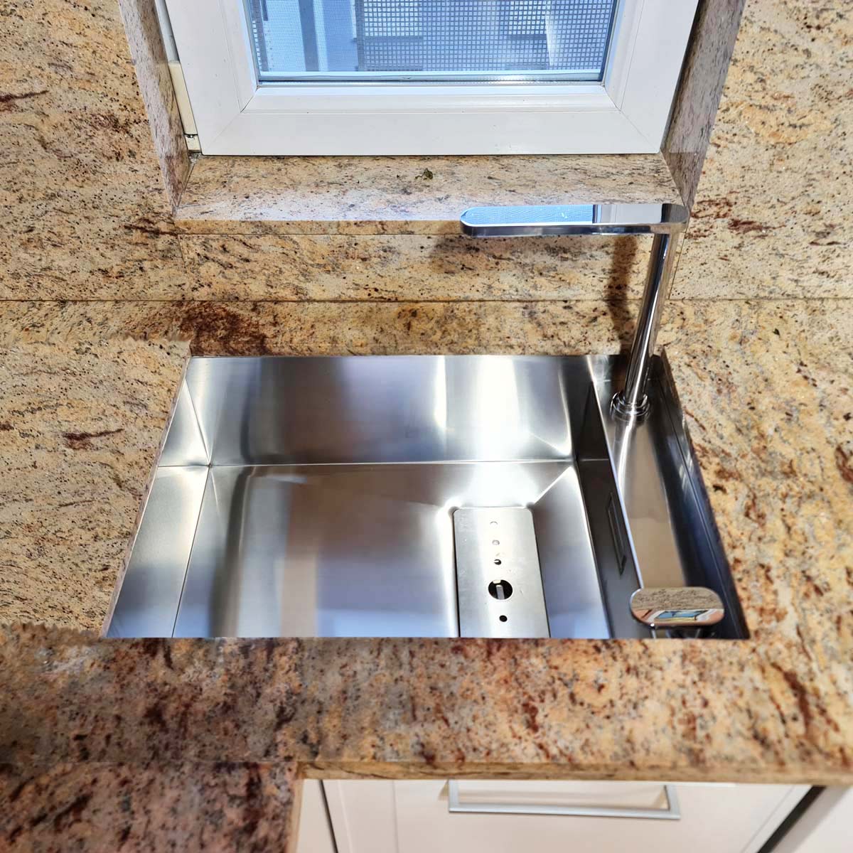Chiuveta-Bucatarie-inox-montaj-sub-blat-CookingAid-Invisible-50R-25