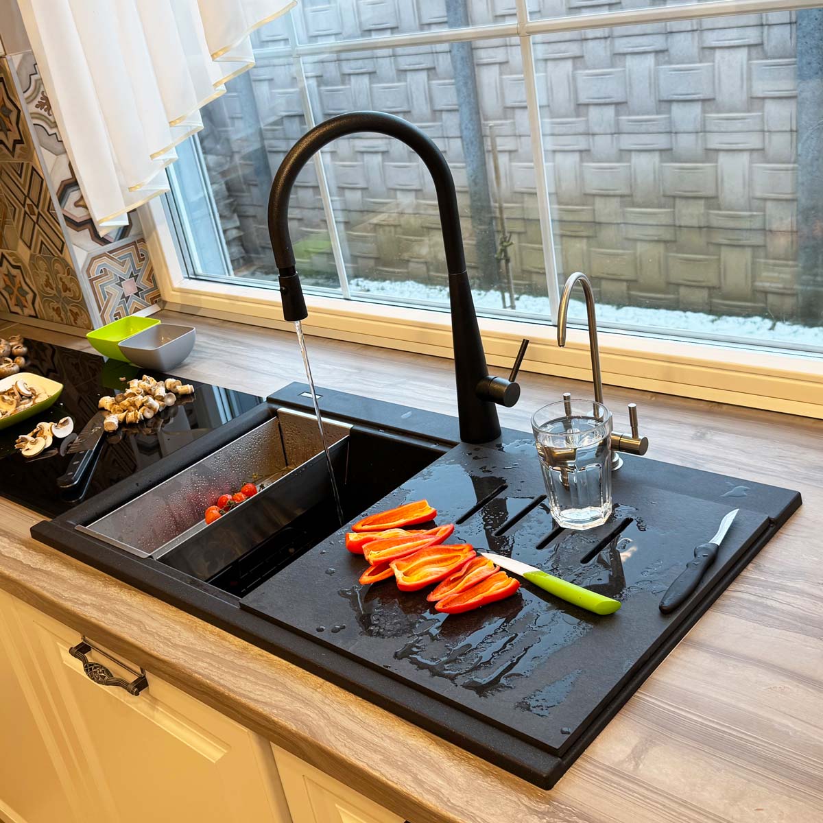 Chiuveta-Bucatarie-CookingAid-Kinga-LX8620-black-metal-quartz-negru-metalic-cu-baterie-Kinga-Newmix-90-26