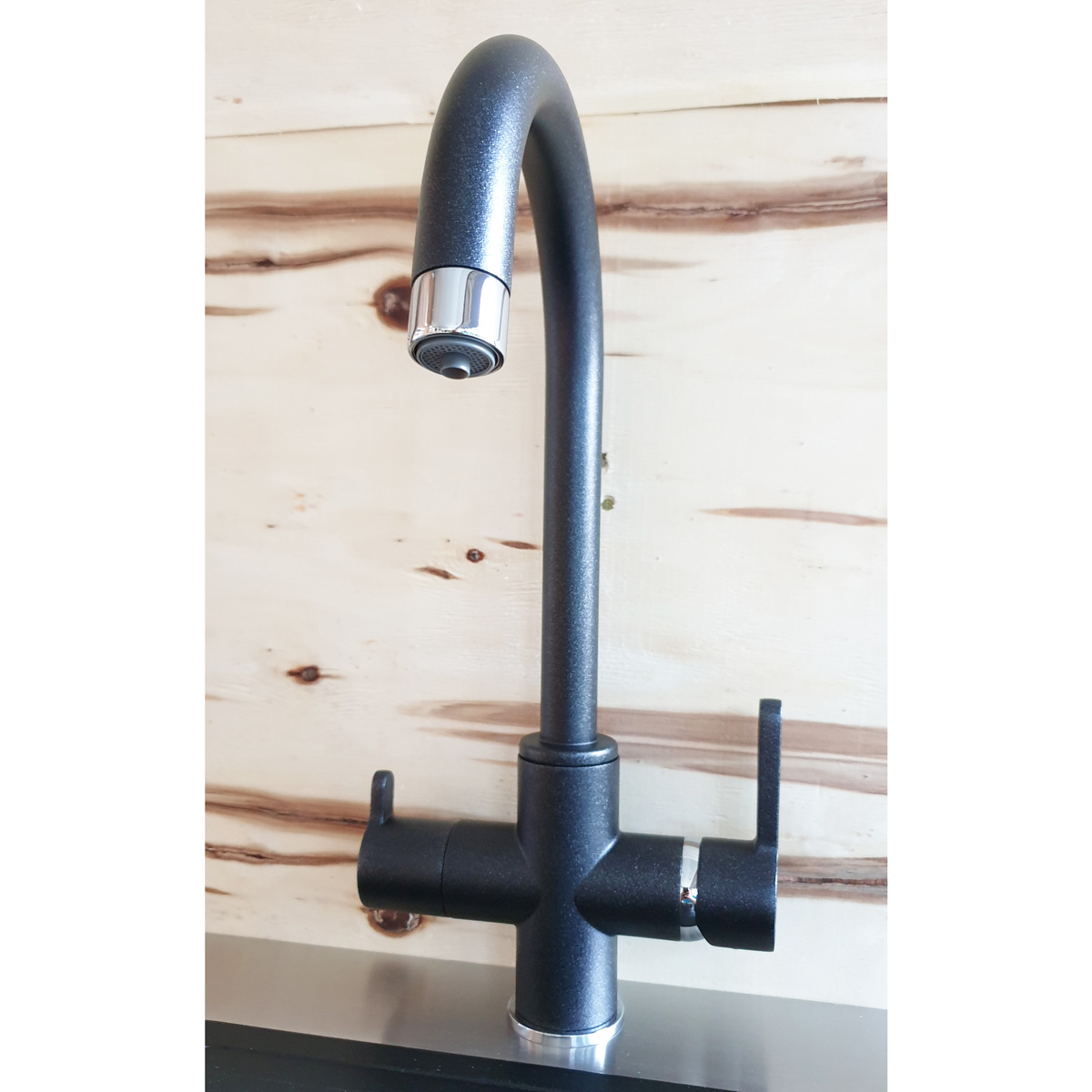 Baterie-bucatarie-3-cai-filtru-apa-granit-neagra-CookingAid-Flo-60-5