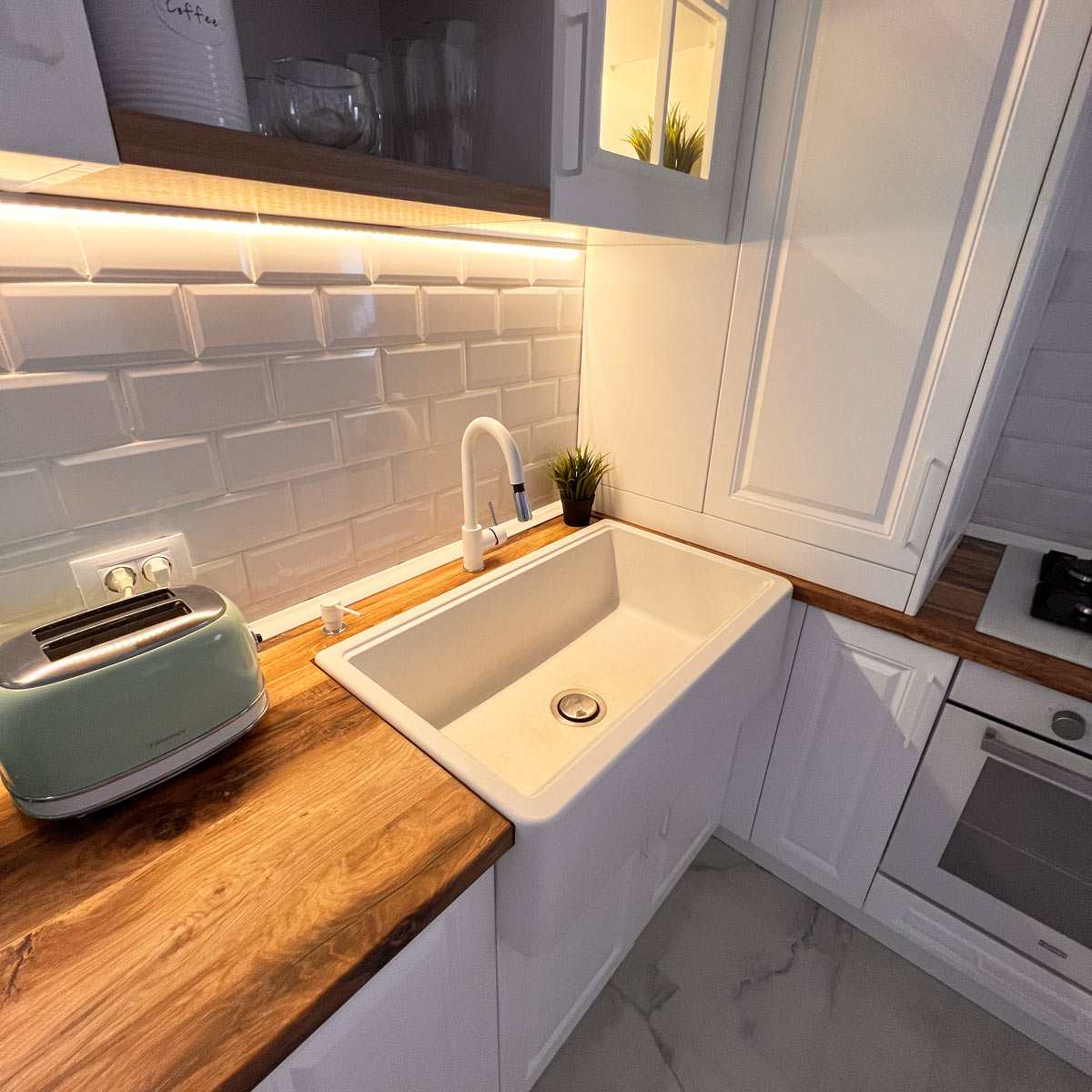 Chiuveta-Bucatarie-Granit-CookingAid-LX8410-Farm-House-sink-White-34a