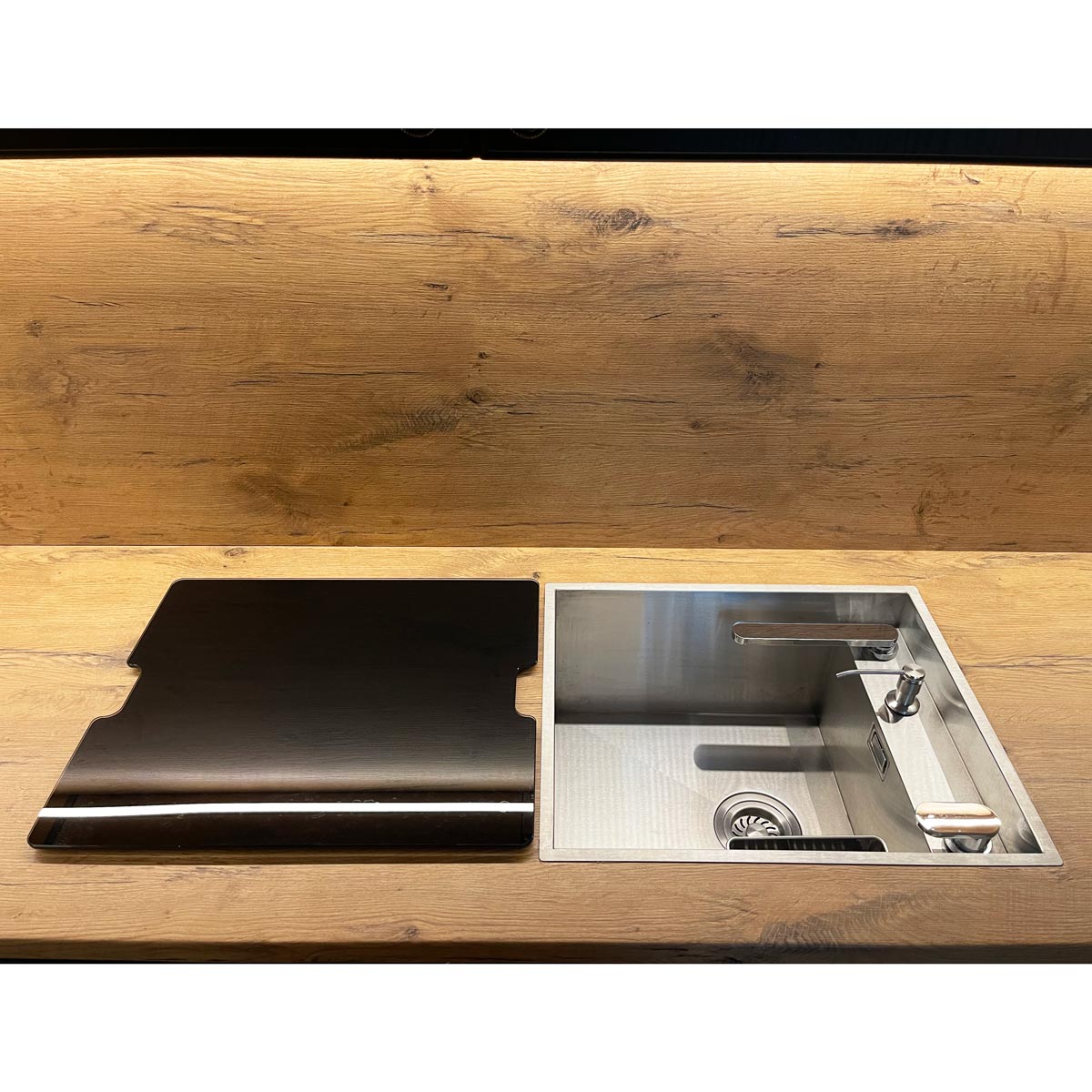 Set-chiuveta-bucatarie-inox-CookingAid-Invisible-Deep-cu-capac-sticla-si-baterie-telescopica-100