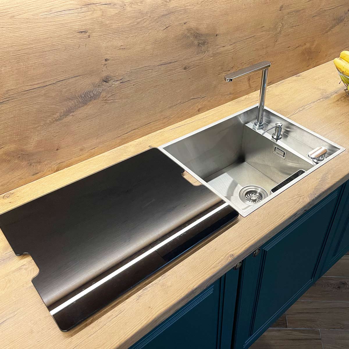 Set-chiuveta-bucatarie-inox-CookingAid-Invisible-Deep-cu-capac-sticla-si-baterie-telescopica-104