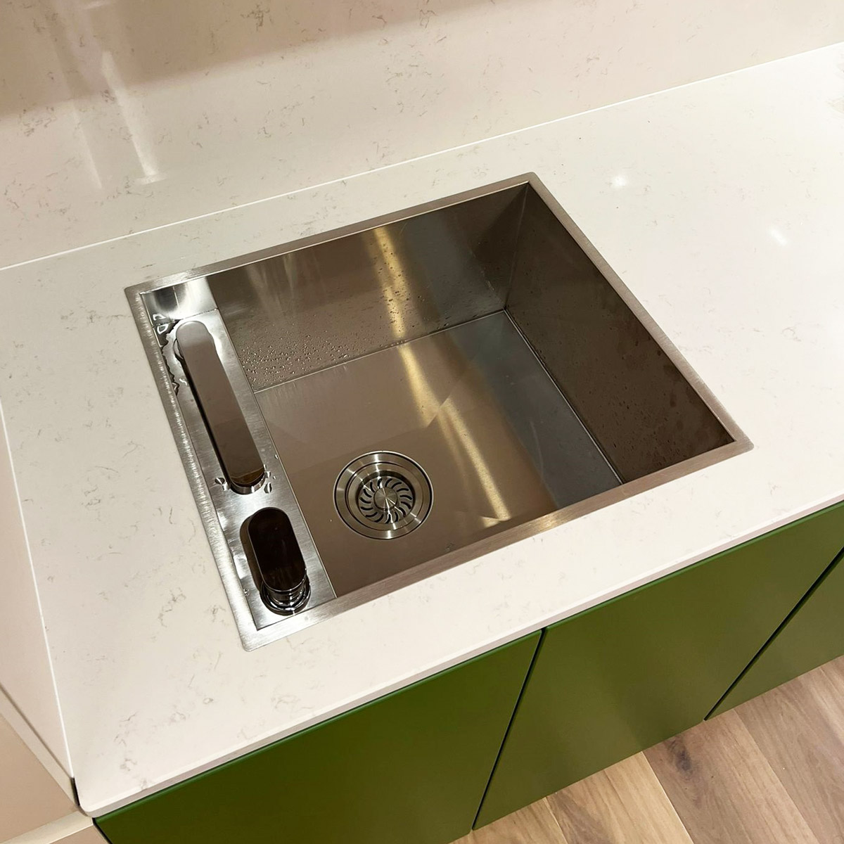 Set-chiuveta-bucatarie-inox-CookingAid-Invisible-Deep-cu-capac-sticla-si-baterie-telescopica-118