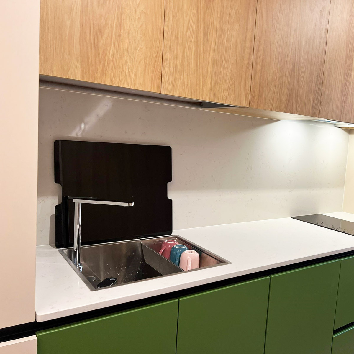 Set-chiuveta-bucatarie-inox-CookingAid-Invisible-Deep-cu-capac-sticla-si-baterie-telescopica-130