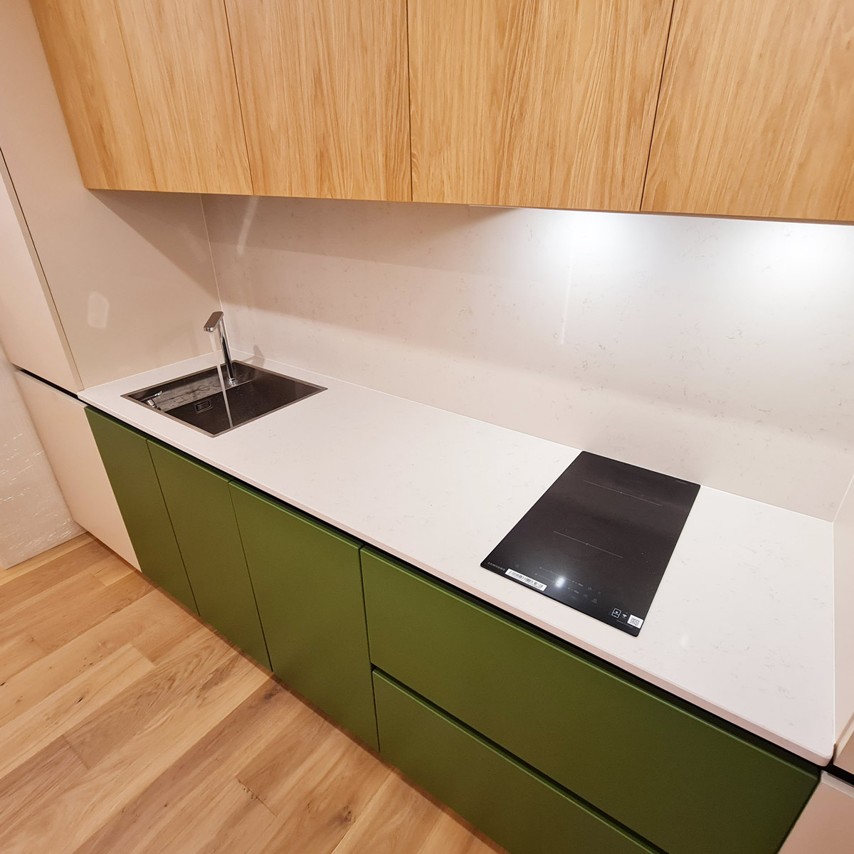Set-chiuveta-bucatarie-inox-CookingAid-Invisible-Deep-cu-capac-sticla-si-baterie-telescopica-133