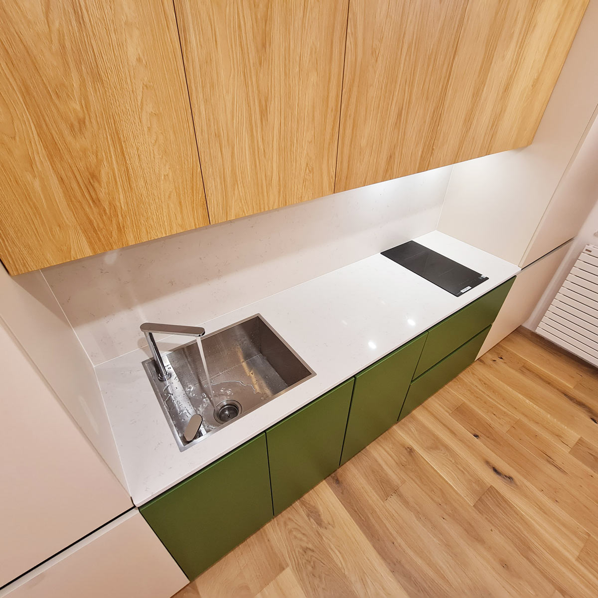 Set-chiuveta-bucatarie-inox-CookingAid-Invisible-Deep-cu-capac-sticla-si-baterie-telescopica-135