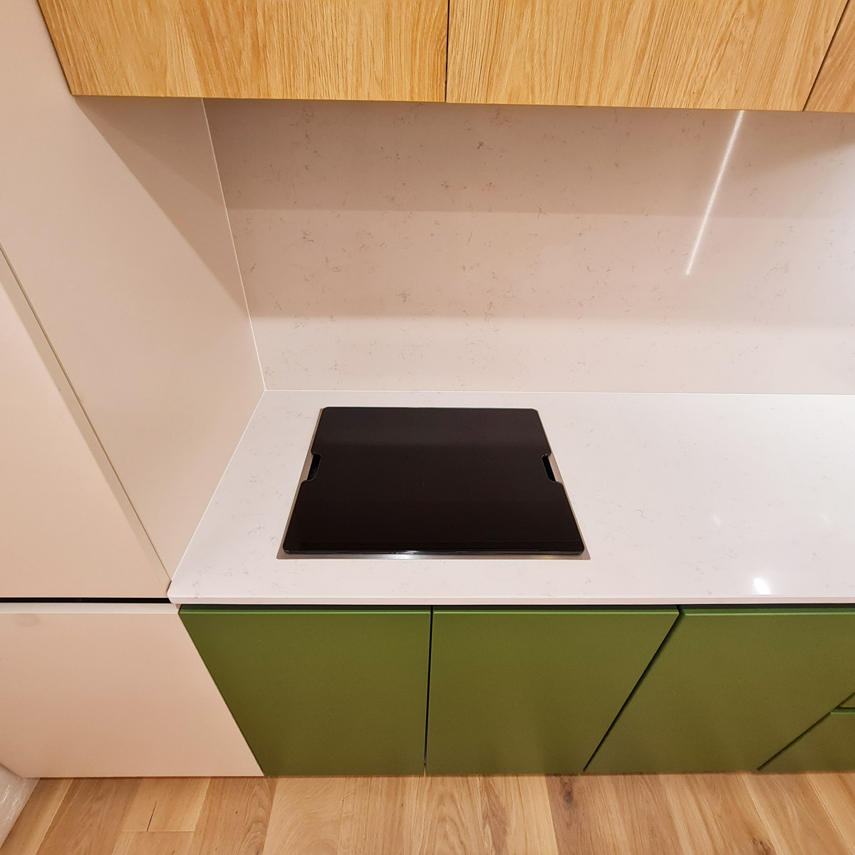 Set-chiuveta-bucatarie-inox-CookingAid-Invisible-Deep-cu-capac-sticla-si-baterie-telescopica-140
