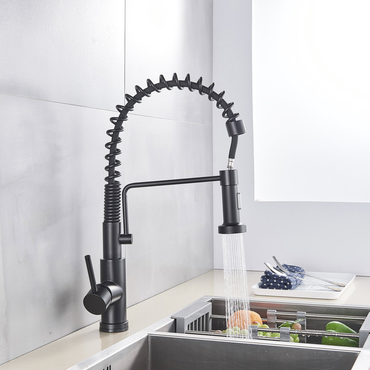 Baterie-Bucatarie-Inox-CookingAid-Touch-On-Spring-Black-cu-senzor-atingere-4