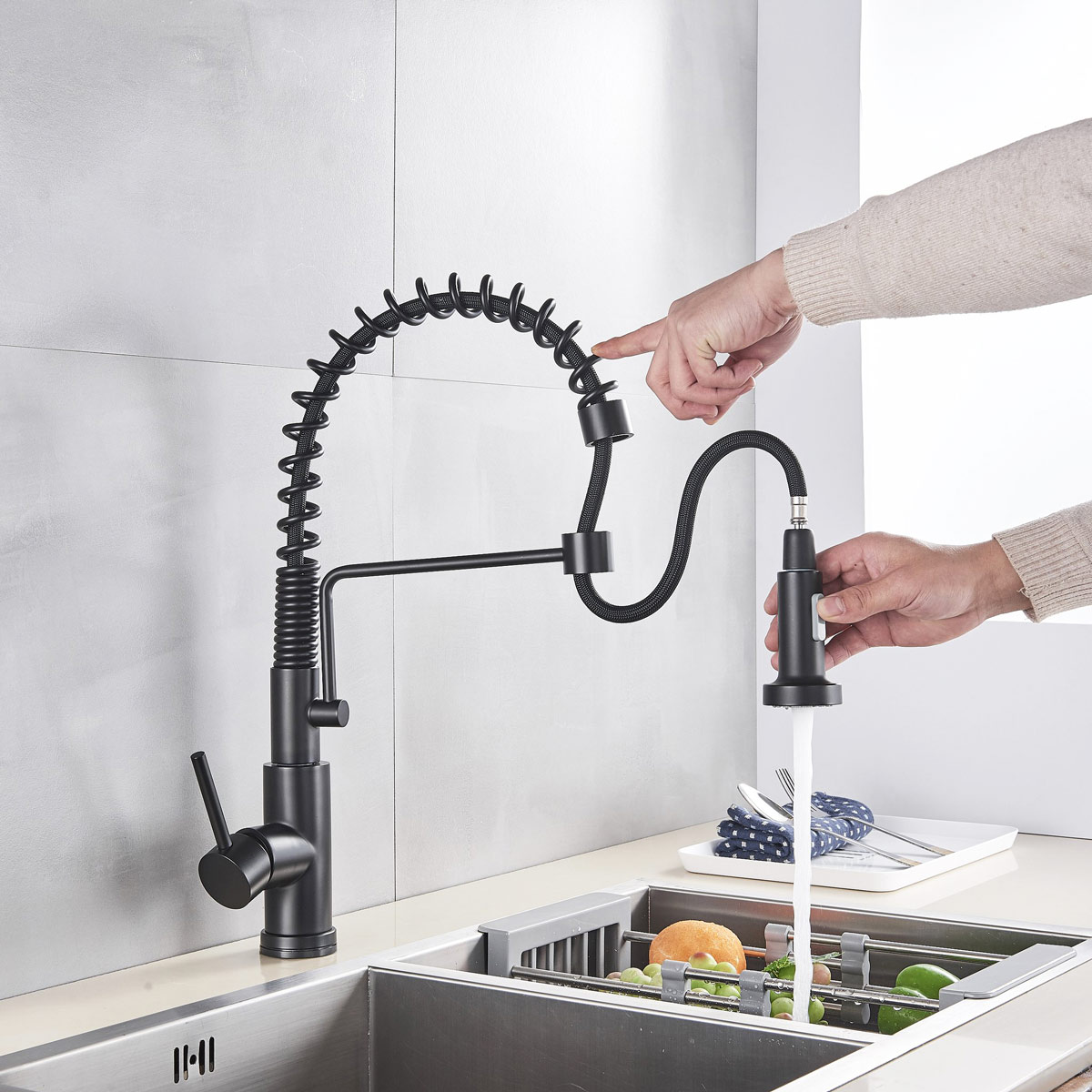 Baterie-Bucatarie-Inox-CookingAid-Touch-On-Spring-Black-cu-senzor-atingere-5