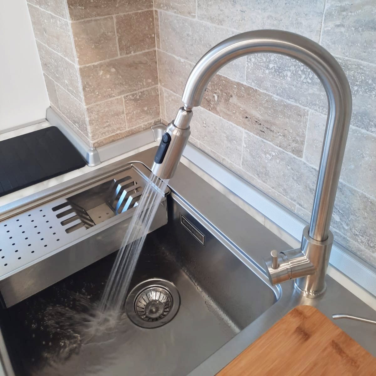 Chiuveta-Bucatarie-inox-CookingAid-Una-72-cu-baterie-filtru-apa-Cindy-Steel-15