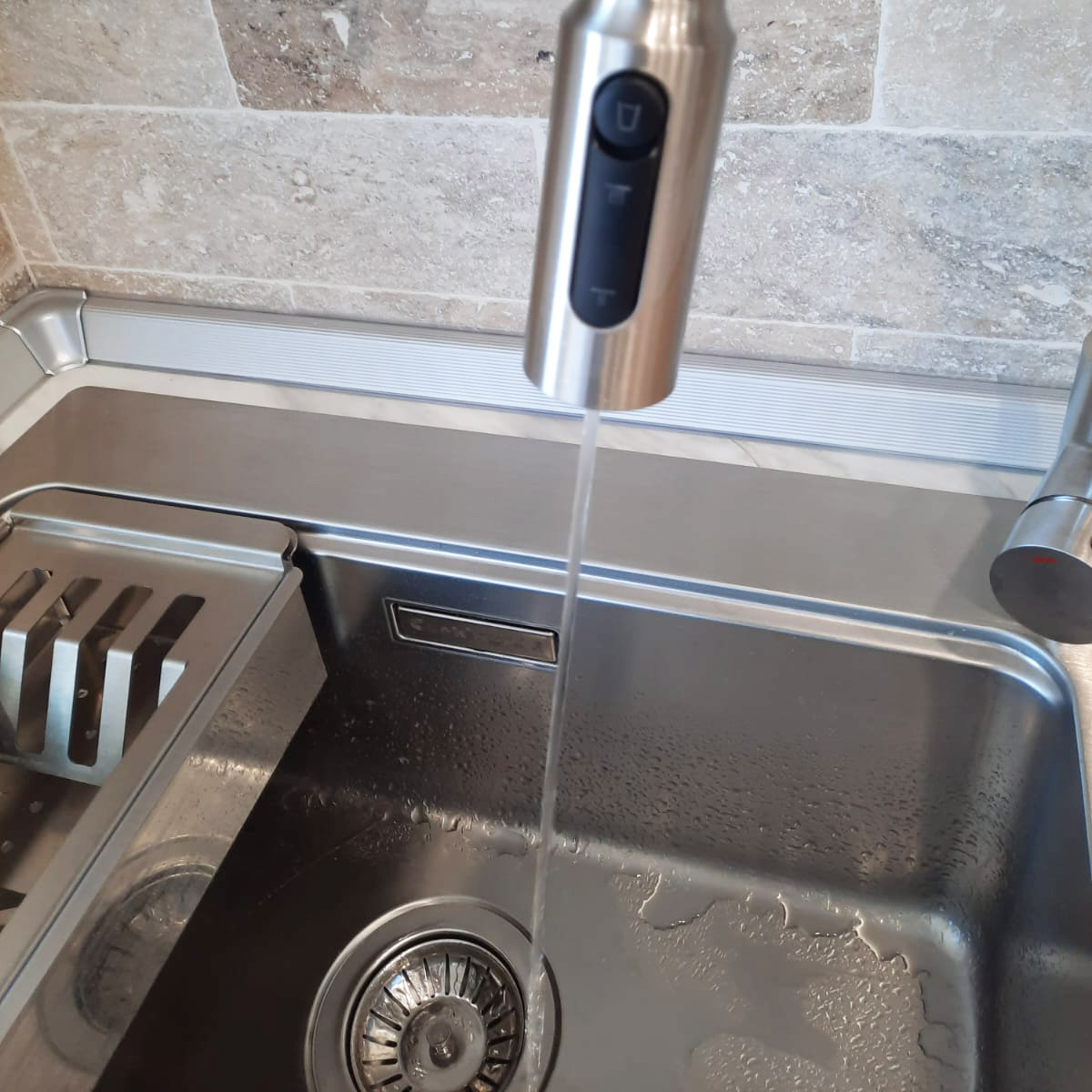Chiuveta-Bucatarie-inox-CookingAid-Una-72-cu-baterie-filtru-apa-Cindy-Steel-2