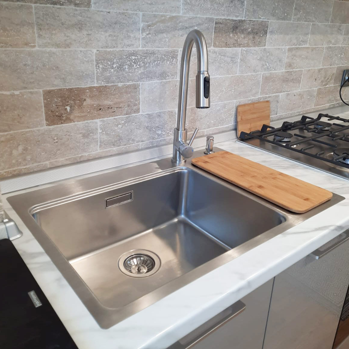 Chiuveta-Bucatarie-inox-CookingAid-Una-72-cu-baterie-filtru-apa-Cindy-Steel-8