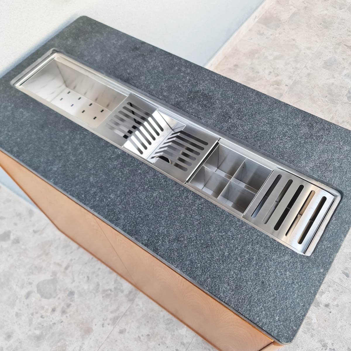 Chiuveta-ingusta-scurgere-tip-rigola-canal-jgheab-drenare-Channel-sink-93cm-cu-4-accesorii-30