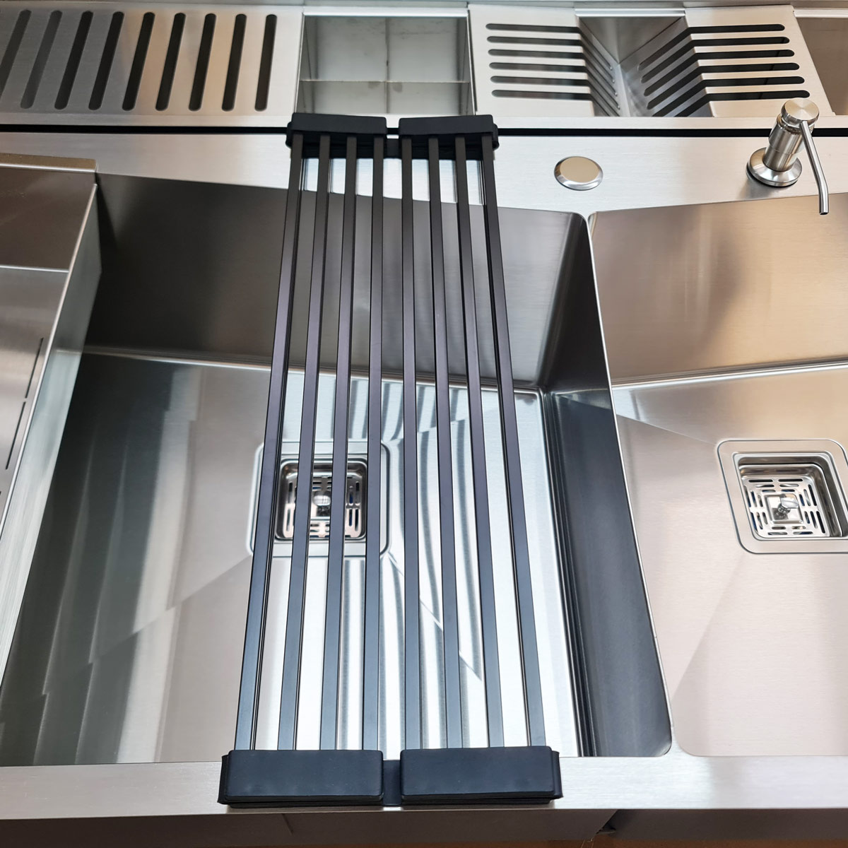 Gratar-pliabil-inox-negru-CookingAid-50cm-x-32cm-9